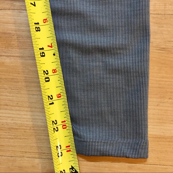Beyond Yoga Women’s Grey Ribbed Leggings - High Rise Midi Length - Size Large - Picture 10 of 11